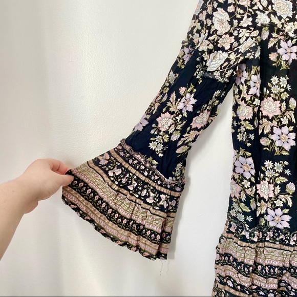 American Eagle Floral Bell Sleeve V-Neck Blouse - Picture 3 of 5